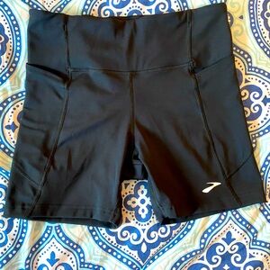 Brooks Moment 5” Short